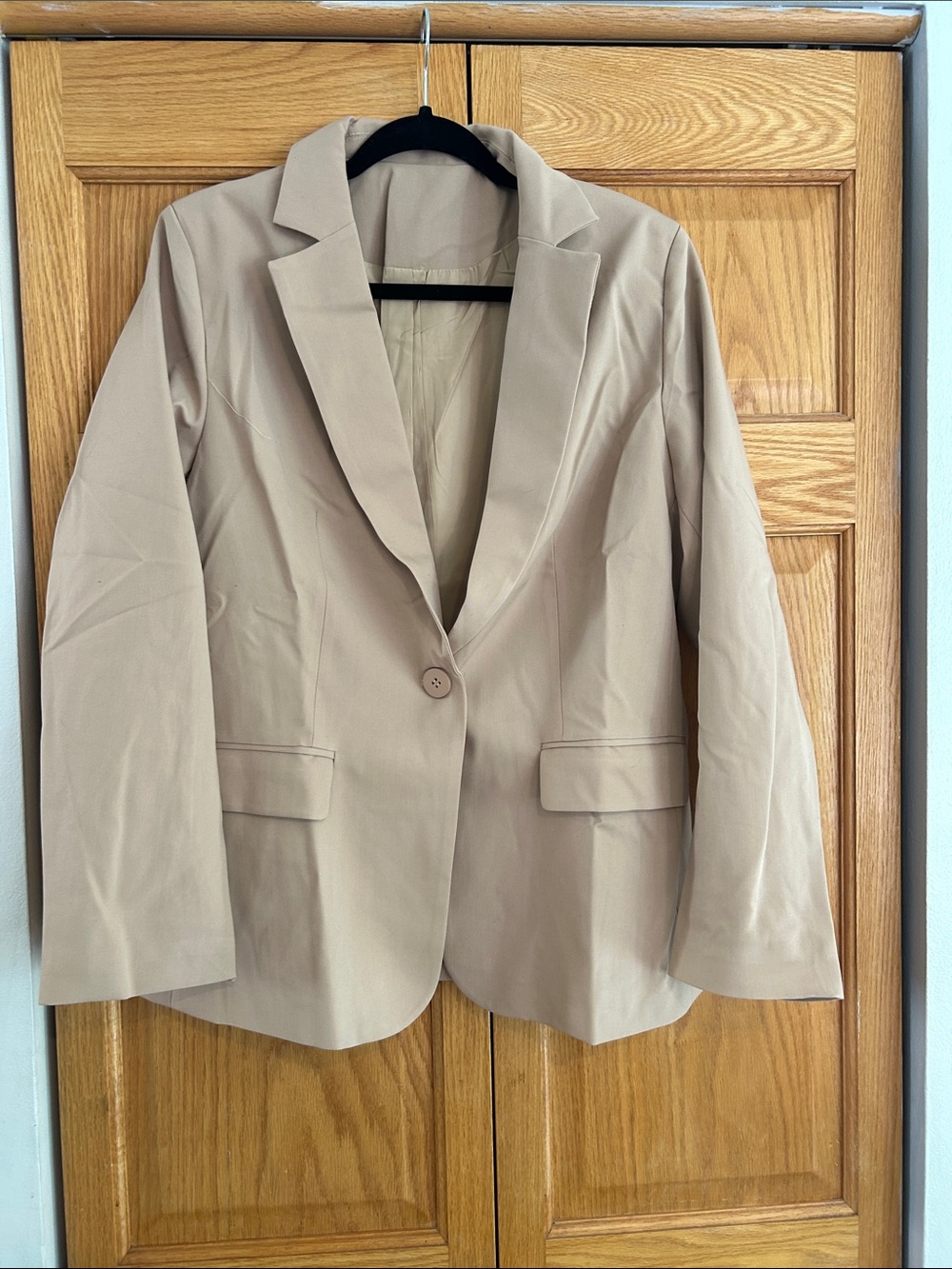 Women's Single-Button Tailored Blazer in Beige